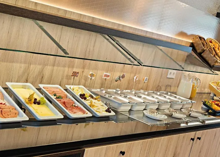 酒店 海尔布​​隆牛顿酒店