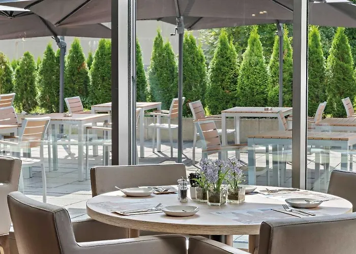 酒店 海尔布​​隆牛顿酒店 4*