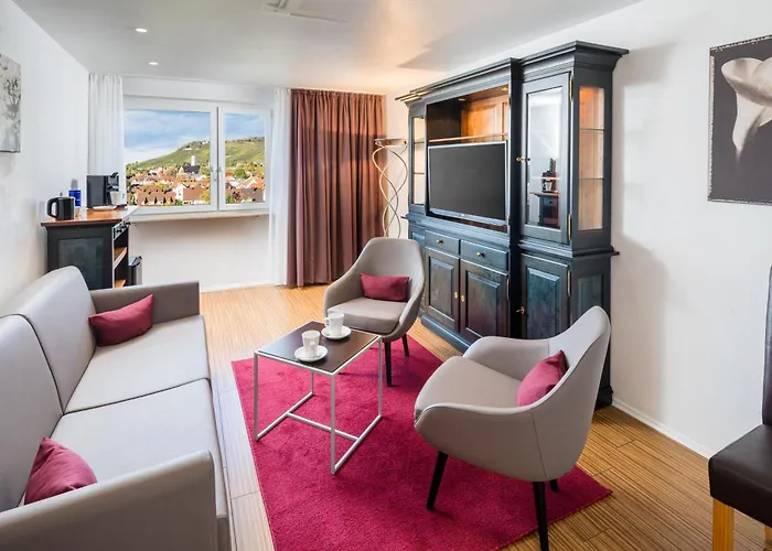 海尔布​​隆牛顿酒店 4* 海尔布隆