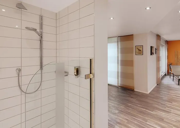 海尔布​​隆牛顿酒店 酒店